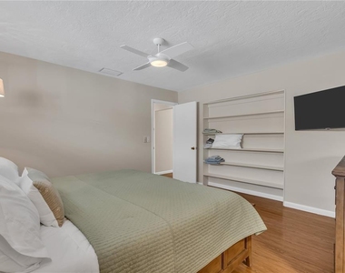 2449 Breakwater Circle - Photo Thumbnail 19