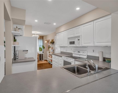 2449 Breakwater Circle - Photo Thumbnail 13