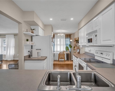 2449 Breakwater Circle - Photo Thumbnail 12