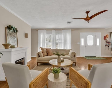 2449 Breakwater Circle - Photo Thumbnail 2
