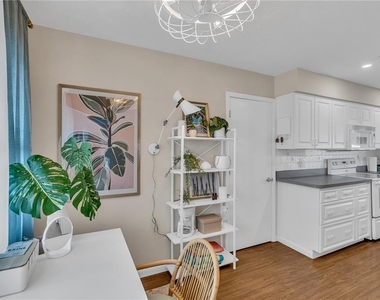2449 Breakwater Circle - Photo Thumbnail 16