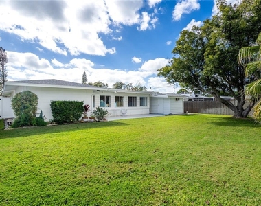 2449 Breakwater Circle - Photo Thumbnail 10
