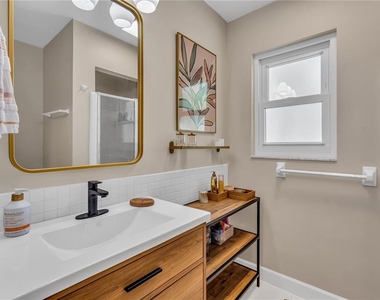 2449 Breakwater Circle - Photo Thumbnail 20