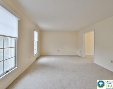 4059 Wedgewood Road - Photo Thumbnail 5