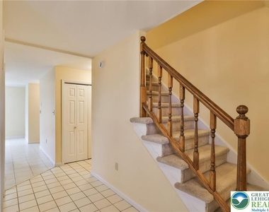 4059 Wedgewood Road - Photo Thumbnail 2