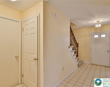 4059 Wedgewood Road - Photo Thumbnail 4