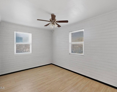 6203 Trowbridge Drive - Photo Thumbnail 14