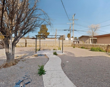 6203 Trowbridge Drive - Photo Thumbnail 18