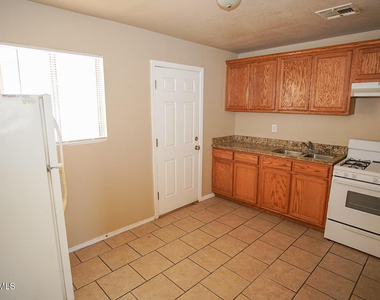 8612 Lawson Street - Photo Thumbnail 4