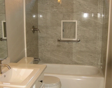 875 Hollandsworth Avenue - Photo Thumbnail 7