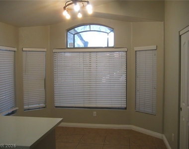 875 Hollandsworth Avenue - Photo Thumbnail 16