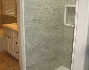 875 Hollandsworth Avenue - Photo Thumbnail 12