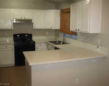 875 Hollandsworth Avenue - Photo Thumbnail 17