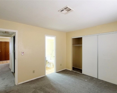 1204 Observation Drive - Photo Thumbnail 10
