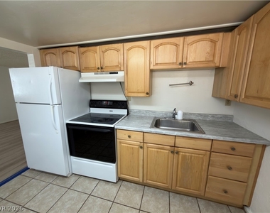 632 5th Street - Photo Thumbnail 3