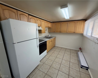 632 5th Street - Photo Thumbnail 2