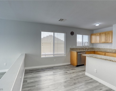 7226 Cestrum Road - Photo Thumbnail 11