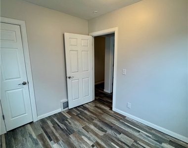 59 Clark Avenue - Photo Thumbnail 14