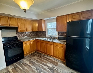 59 Clark Avenue - Photo Thumbnail 3