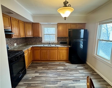 59 Clark Avenue - Photo Thumbnail 2