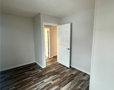 59 Clark Avenue - Photo Thumbnail 12