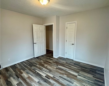 59 Clark Avenue - Photo Thumbnail 10