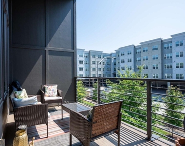 452 Latta Street Ne - Photo Thumbnail 4