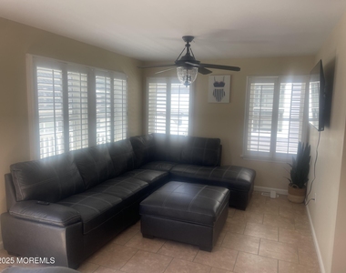 111 Fielder Avenue - Photo Thumbnail 5