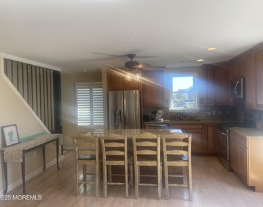 111 Fielder Avenue - Photo Thumbnail 14