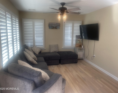 111 Fielder Avenue - Photo Thumbnail 13