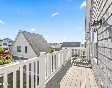 111 Fielder Avenue - Photo Thumbnail 3