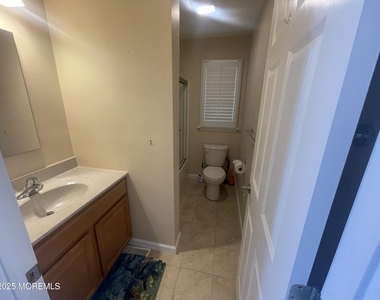 111 Fielder Avenue - Photo Thumbnail 7