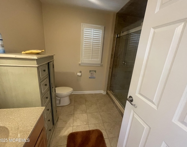 111 Fielder Avenue - Photo Thumbnail 16