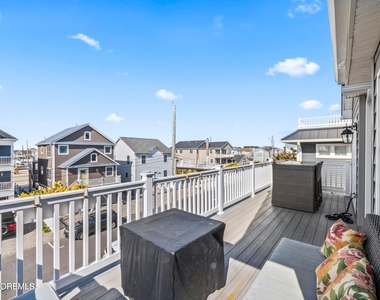 111 Fielder Avenue - Photo Thumbnail 10
