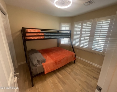 111 Fielder Avenue - Photo Thumbnail 15