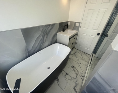 111 Fielder Avenue - Photo Thumbnail 18