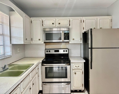 5300 Washington Street - Photo Thumbnail 5