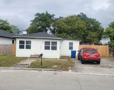 1116 W 32nd Street - Photo Thumbnail 10