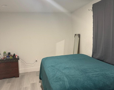 1116 W 32nd Street - Photo Thumbnail 4