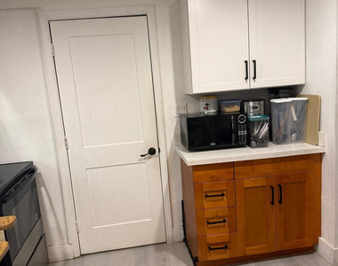 1116 W 32nd Street - Photo Thumbnail 6