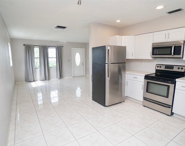5908 Nw 81st Avenue - Photo Thumbnail 11