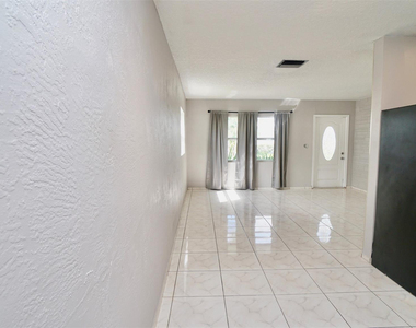 5908 Nw 81st Avenue - Photo Thumbnail 9