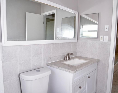 5908 Nw 81st Avenue - Photo Thumbnail 30