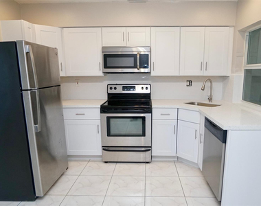5908 Nw 81st Avenue - Photo Thumbnail 14
