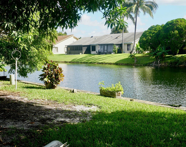 5908 Nw 81st Avenue - Photo Thumbnail 2