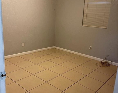 918 Nw 24th Avenue - Photo Thumbnail 8