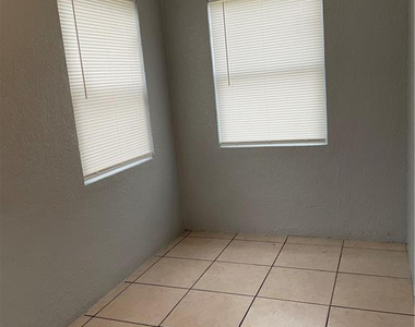 918 Nw 24th Avenue - Photo Thumbnail 12