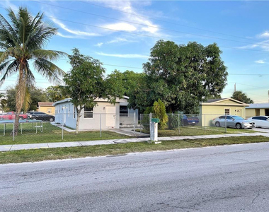 918 Nw 24th Avenue - Photo Thumbnail 1