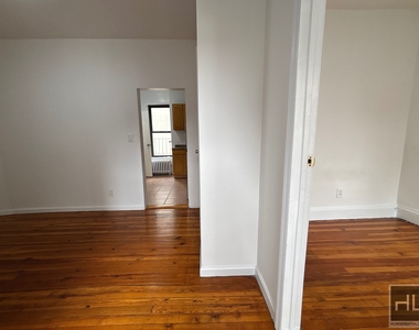 York Avenue - Photo Thumbnail 1