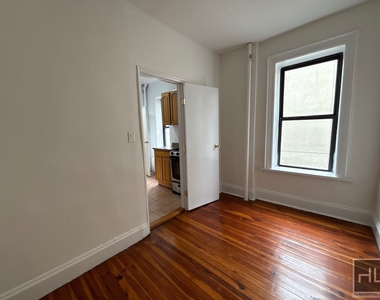 York Avenue - Photo Thumbnail 5